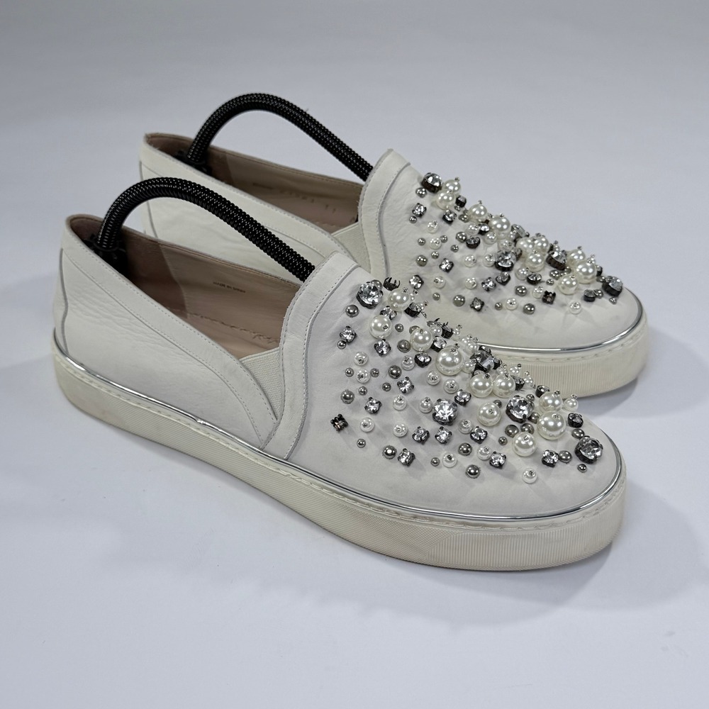 Stuart Weitzman Sneaker Women 11 White Leather Pearl Crystal Embellished Slip On